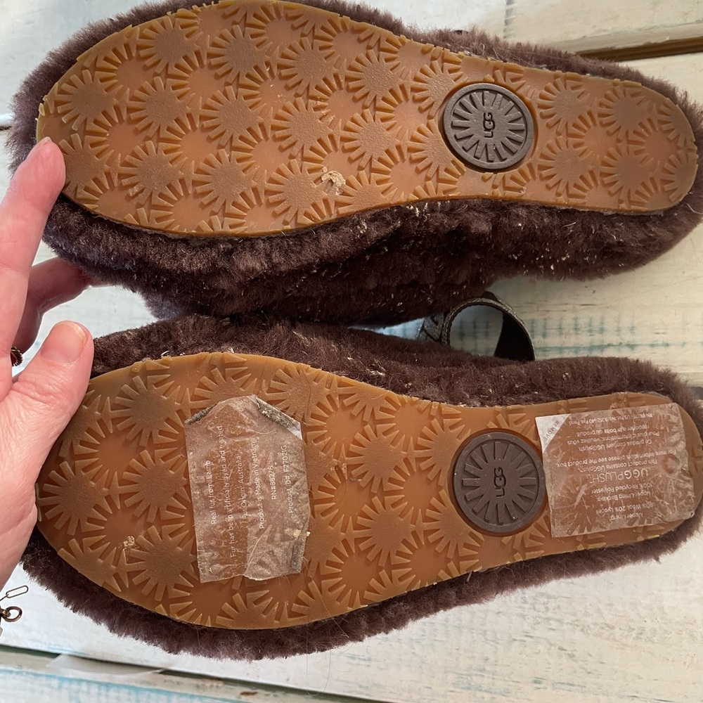 Fluff Yeah Ugg Slippers worn 2x - Picture 2 of 4